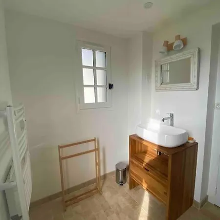 Дом отдыха Maison Spacieuse Grand Jardin Clos Belle Terrasse Amenagee Parling 2 Kms Plage D'arromanches Proche Bayeux Et Plages Du Debarquement Траси-сюр-Мер