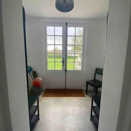 Дом отдыха Maison Spacieuse Grand Jardin Clos Belle Terrasse Amenagee Parling 2 Kms Plage D'arromanches Proche Bayeux Et Plages Du Debarquement