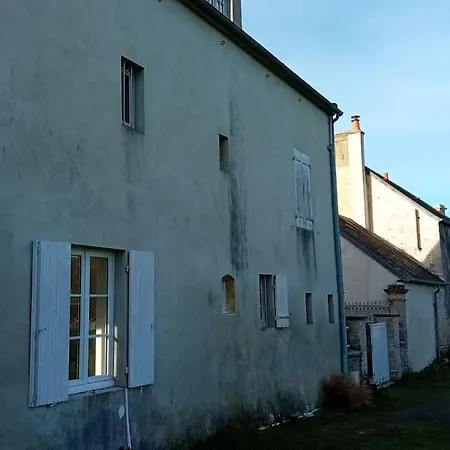 Maison Spacieuse Grand Jardin Clos Belle Terrasse Amenagee Parling 2 Kms Plage D'arromanches Proche Bayeux Et Plages Du Debarquement Ferienhaus *