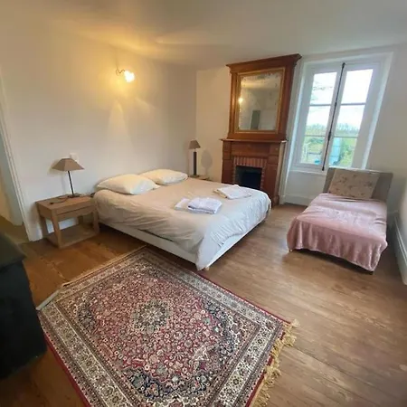 Дом отдыха Maison Spacieuse Grand Jardin Clos Belle Terrasse Amenagee Parling 2 Kms Plage D'arromanches Proche Bayeux Et Plages Du Debarquement Траси-сюр-Мер