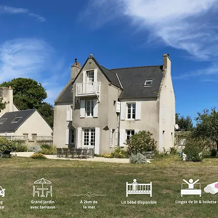 Дом отдыха Maison Spacieuse Grand Jardin Clos Belle Terrasse Amenagee Parling 2 Kms Plage D'arromanches Proche Bayeux Et Plages Du Debarquement